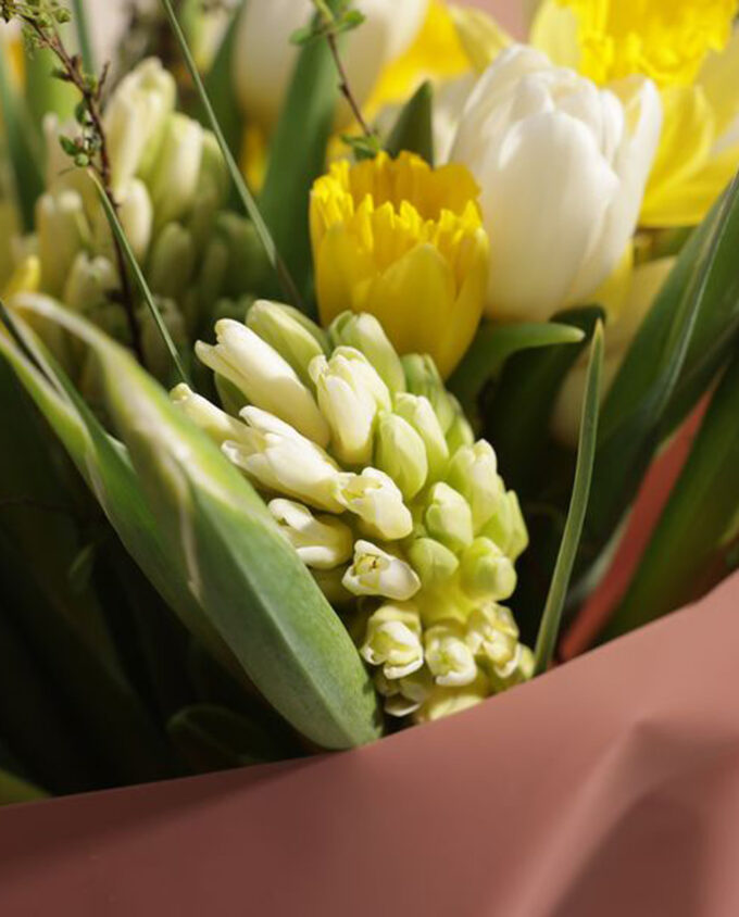 blushing tulip bouquet - Image 2