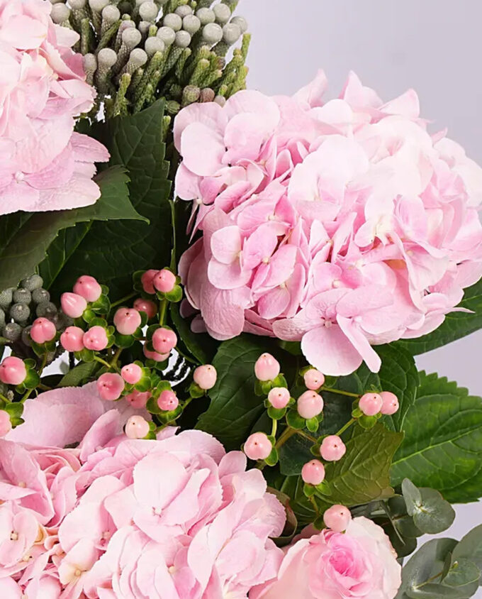classic crimson love bouquet - Image 2