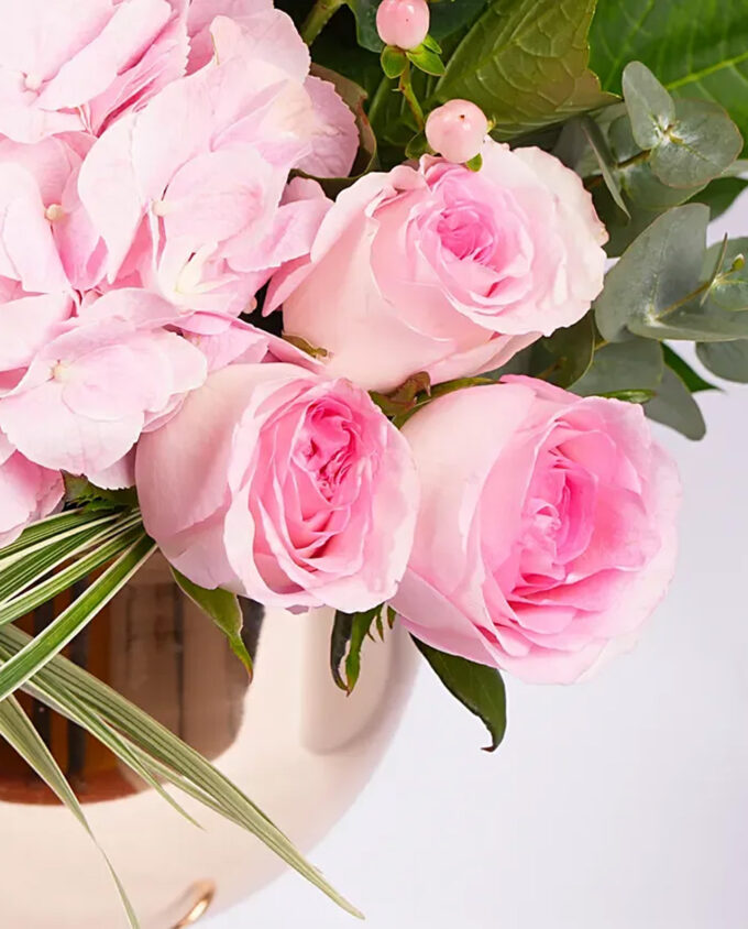 classic crimson love bouquet - Image 3