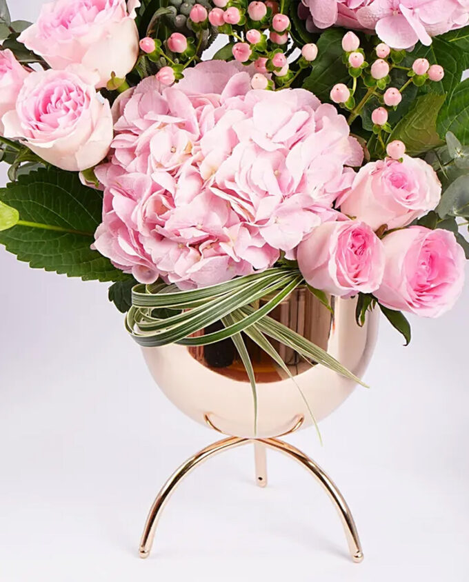 classic crimson love bouquet - Image 4