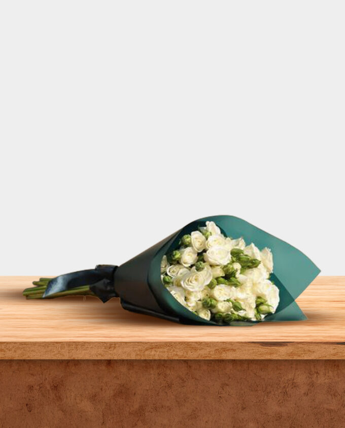white baby rose abundance vase - Image 2