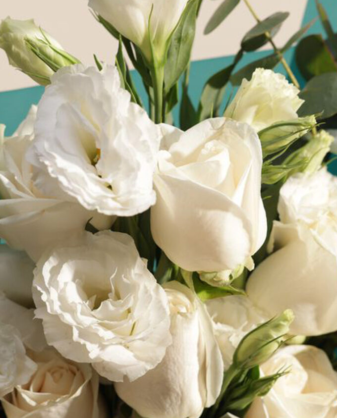 cloud bloom celebration vase - Image 2