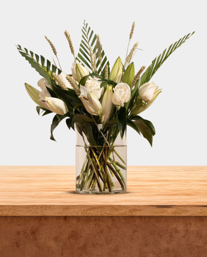 angels embrace vase - Image 3