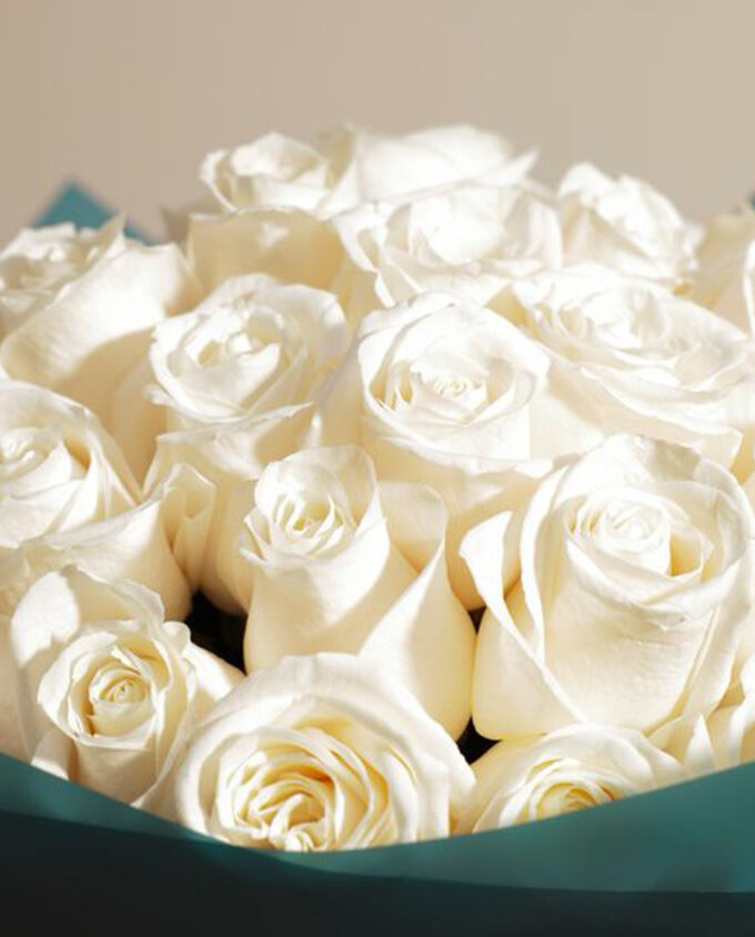 golden glow rose vase - Image 2