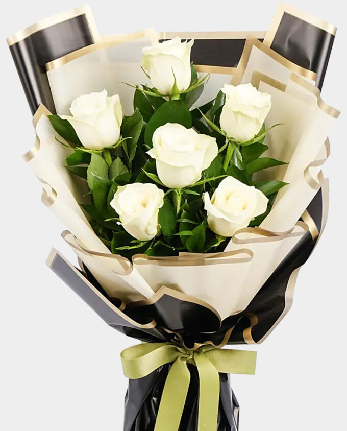 orchestra of petals vase - Image 2