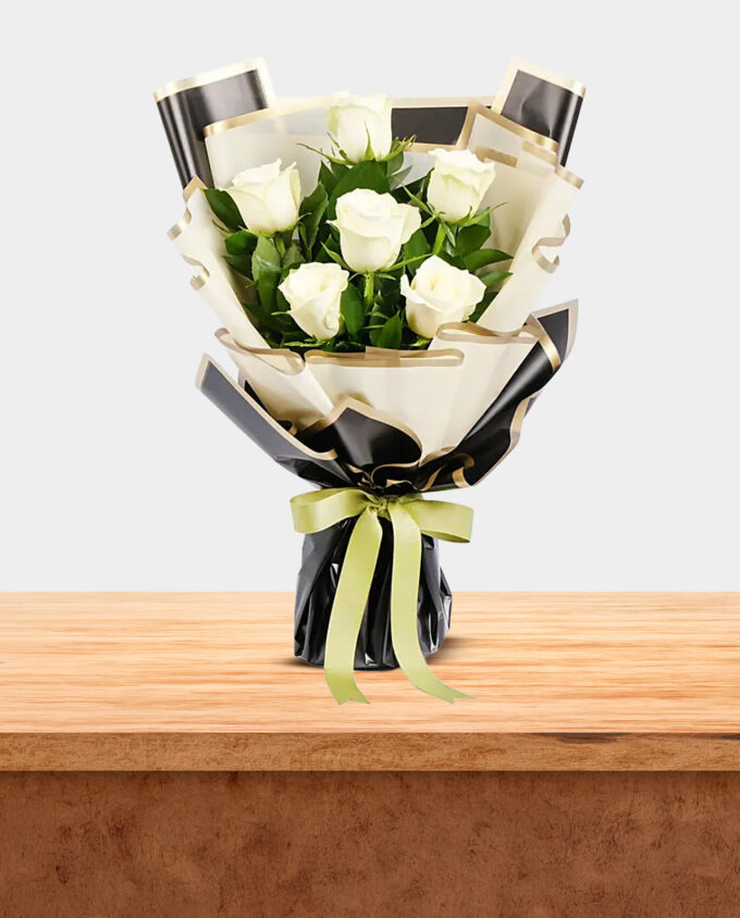 orchestra of petals vase - Image 3