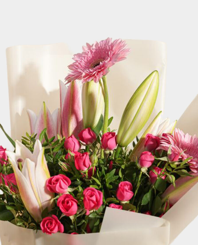 classic red rose bouquet - Image 2