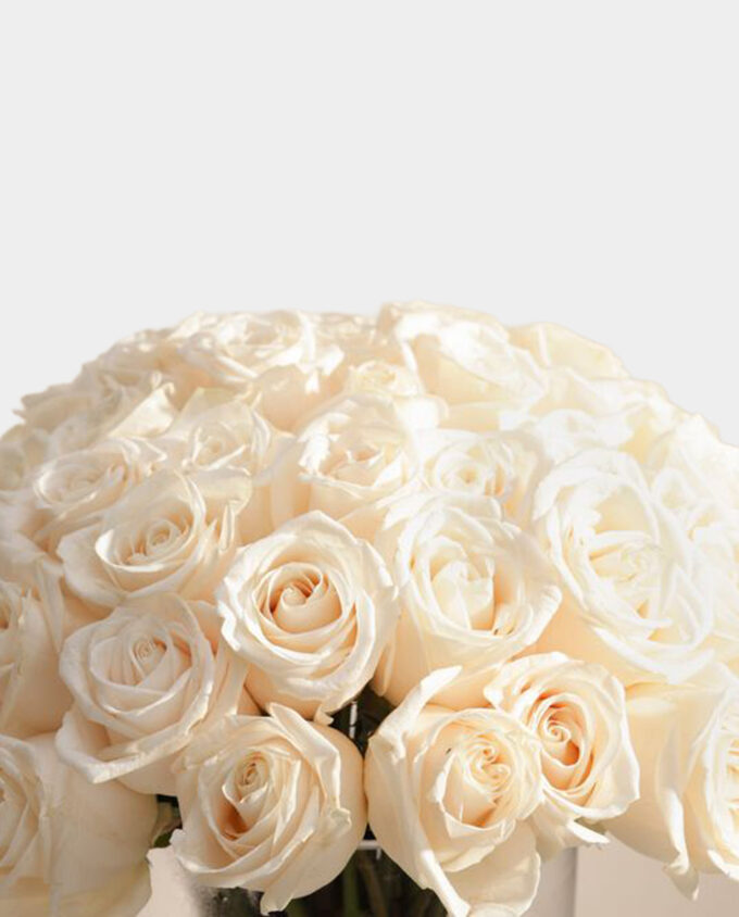 golden noir rose bouquet - Image 2