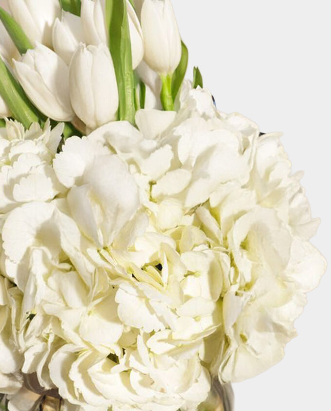 bold oud & peach dawn bouquet