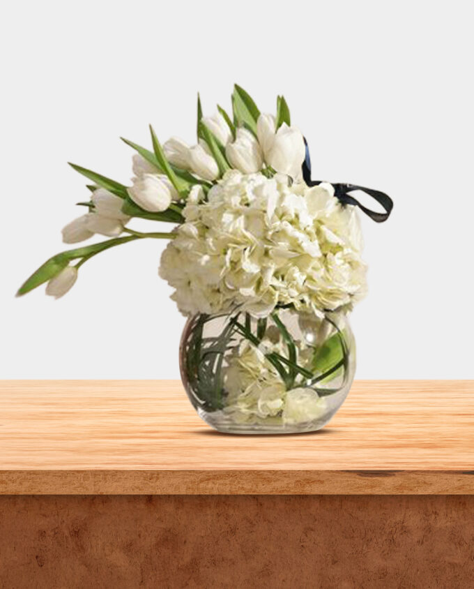 bold oud & peach dawn bouquet - Image 2