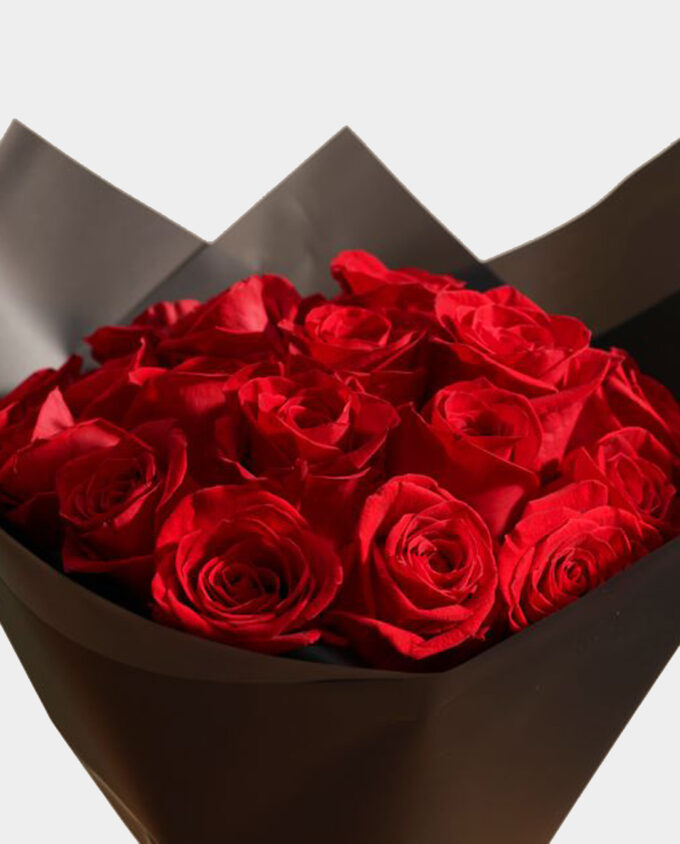 Velvet Flame Rose Bouquet - Image 3