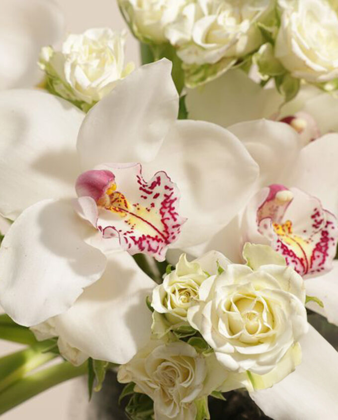 flame of love rose bouquet - Image 2