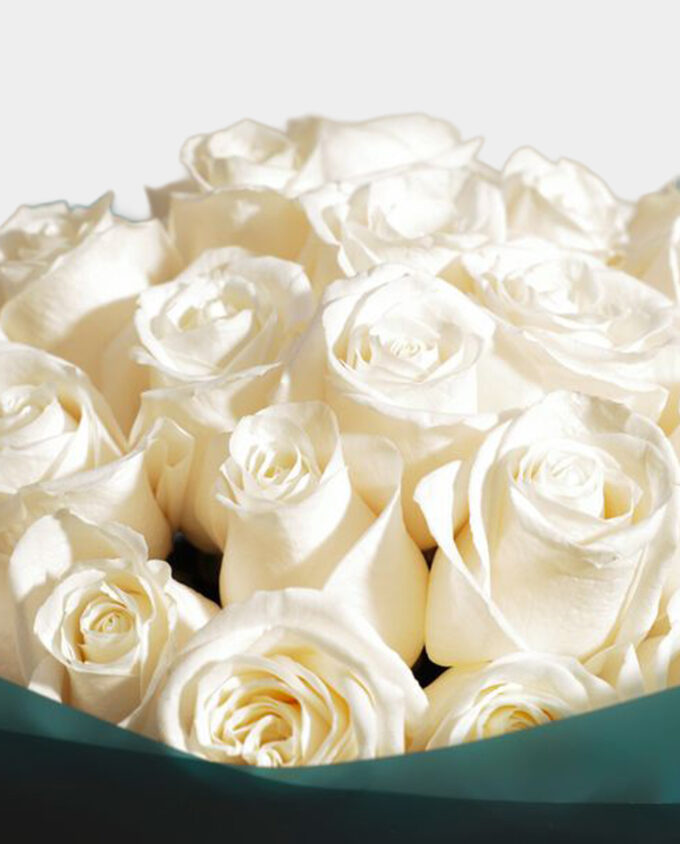 timeless white elegance bouquet - Image 2