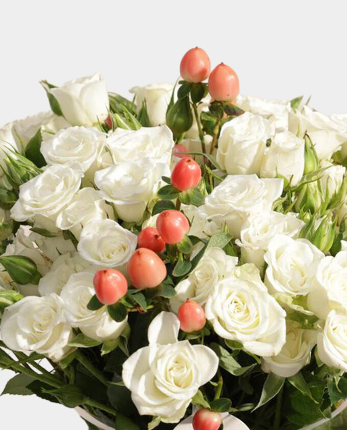 white rose majesty vase